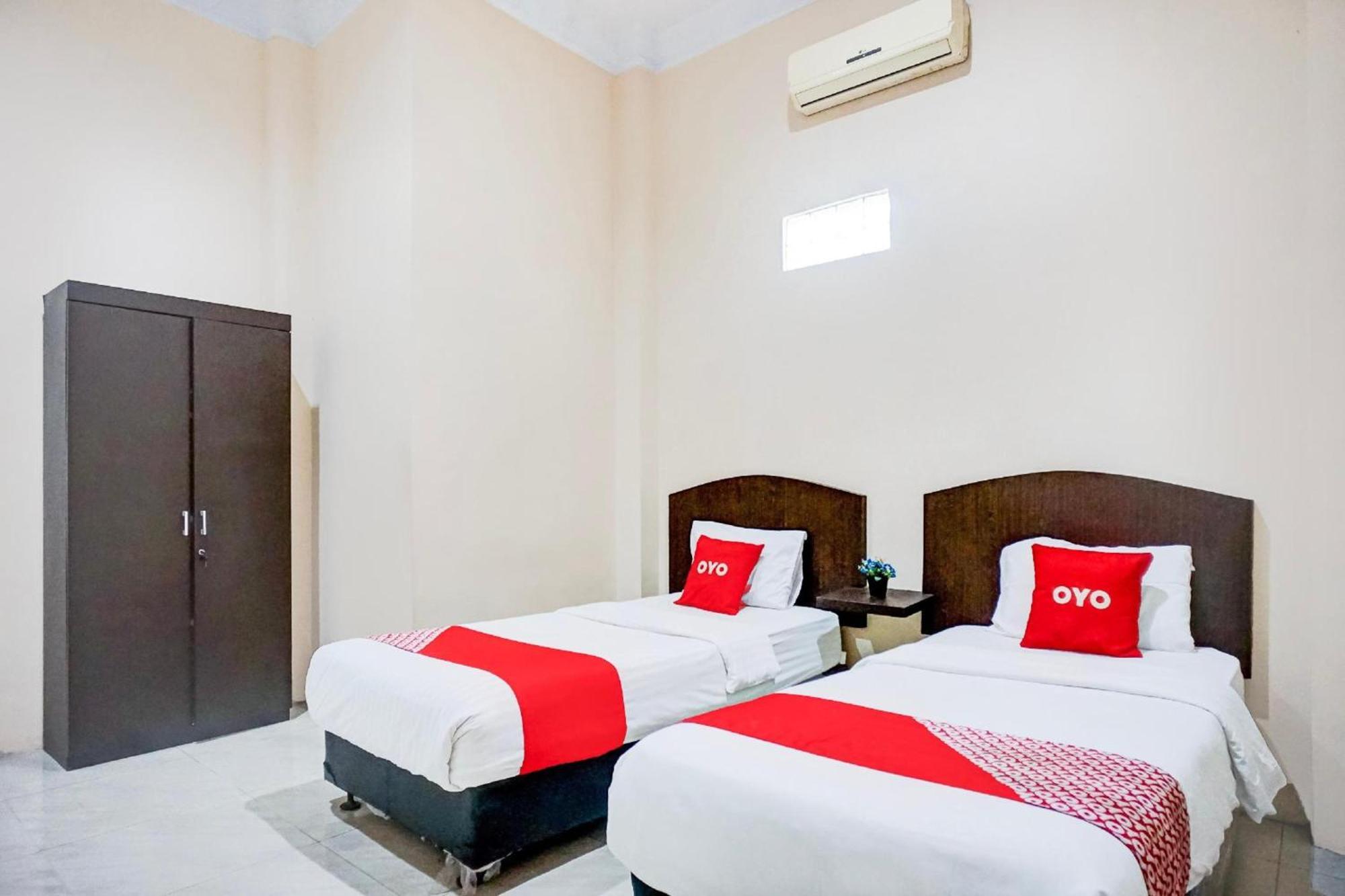 เรดดอร์ซ เนียร์ แกรนด์ พัลลาเดียม Hotel เมดาน ภายนอก รูปภาพ