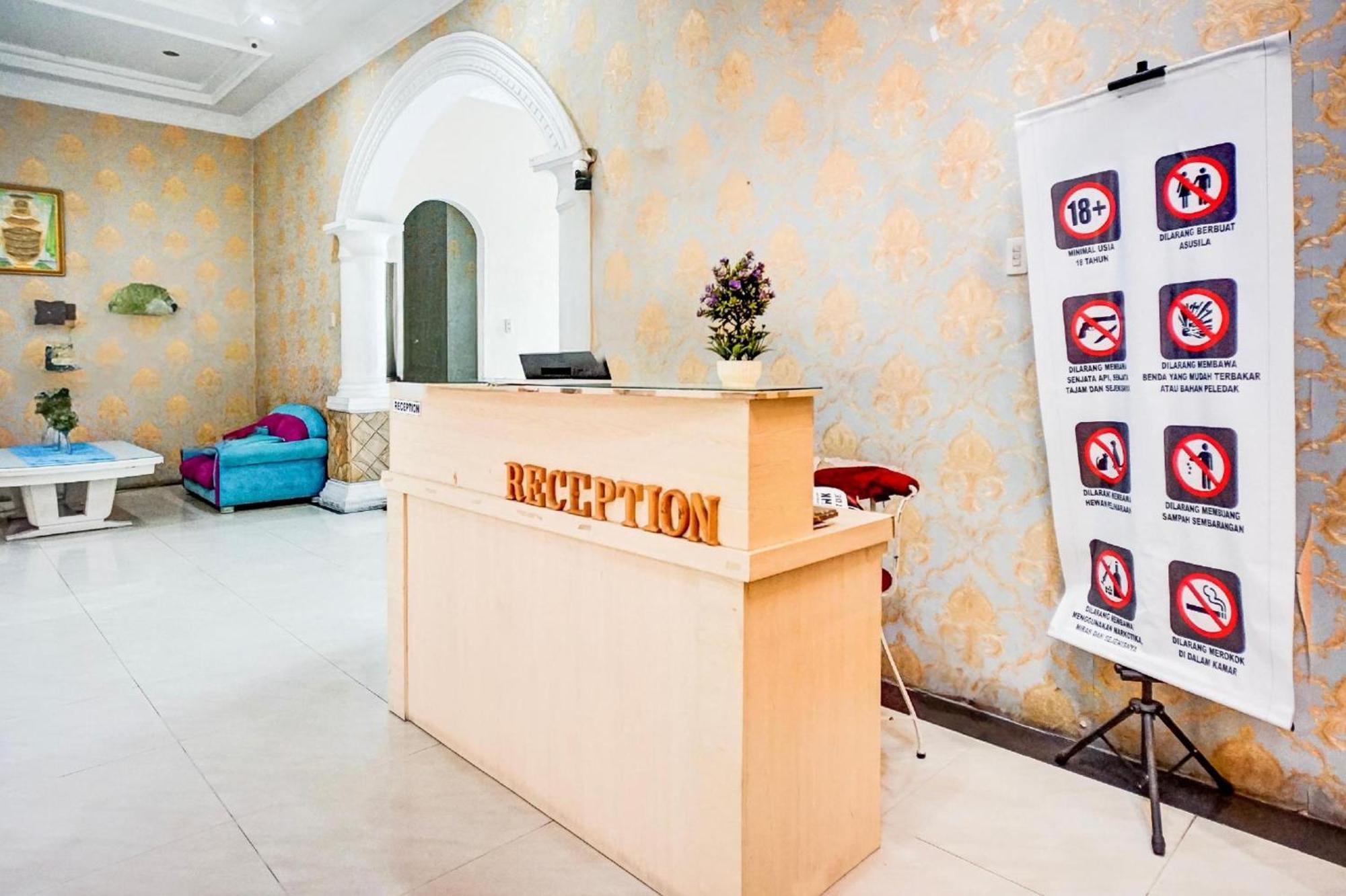 เรดดอร์ซ เนียร์ แกรนด์ พัลลาเดียม Hotel เมดาน ภายนอก รูปภาพ