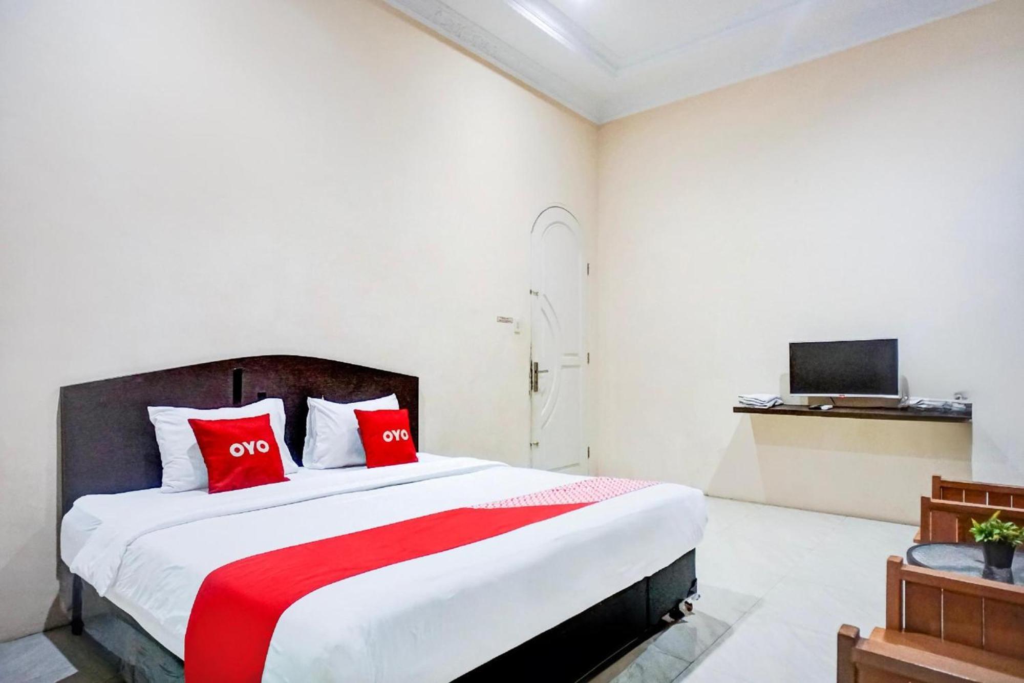 เรดดอร์ซ เนียร์ แกรนด์ พัลลาเดียม Hotel เมดาน ภายนอก รูปภาพ