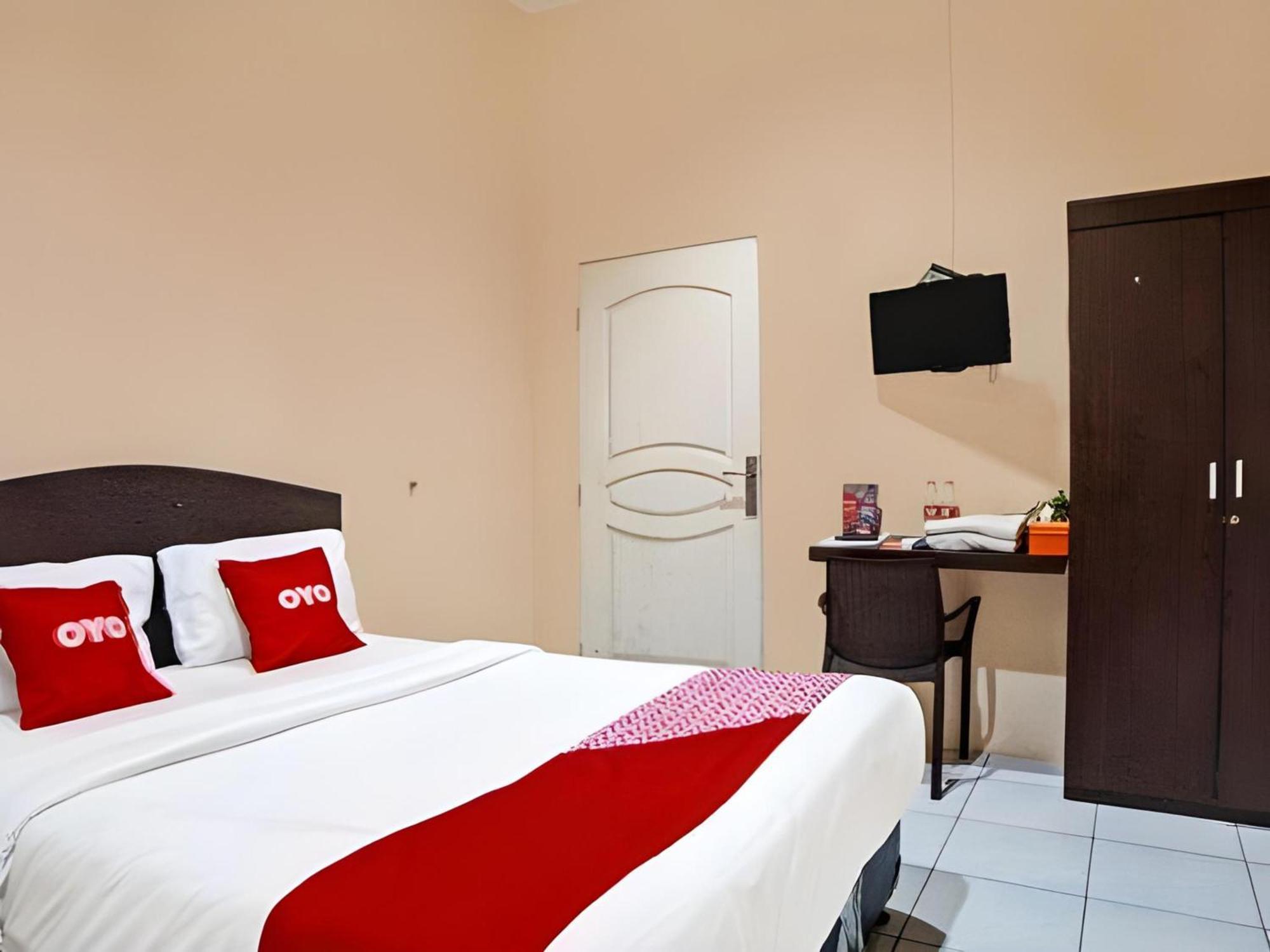 เรดดอร์ซ เนียร์ แกรนด์ พัลลาเดียม Hotel เมดาน ภายนอก รูปภาพ